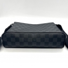 Louis Vuitton District PM