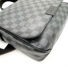 Louis Vuitton District PM