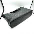 Louis Vuitton messenger