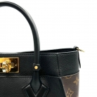 Louis Vuitton On My Side