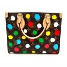 louis vuitton on te go yayoi kusama