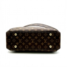 Louis Vuitton On My Side