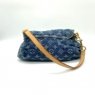 Louis Vuitton pleaty