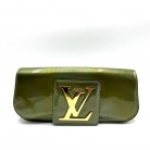 Louis Vuitton pochette en charol