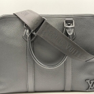 Louis Vuitton Porte-Documents Voyage Taiga Leather