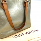 Louis Vuitton Reade PM