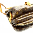 Louis Vuitton Saumur 35