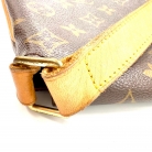 Louis Vuitton Saumur Messenger