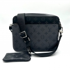 Louis vuitton trio messenger