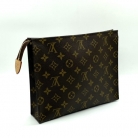Louis Vuitton Trousse de Toilette 26