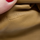 Mini pochette marrone di Bottega Veneta