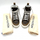 Monogramma di sneakers Louis Vuitton su tela.