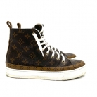 Monogramma di sneakers Louis Vuitton su tela.