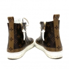 Monogramma di sneakers Louis Vuitton su tela.