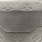 Borsa da toilette Louis Vuitton in pelle stampata nera