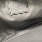 Borsa da toilette Louis Vuitton in pelle stampata nera