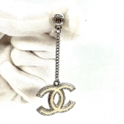 ORECCHINI CHANEL VINTAGE ARGENTATI E BIANCHI