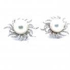 orecchini in oro bianco con diamanti e perla