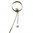Pendientes Dior circulares y colgantes con perlas