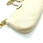 Pochette accesoire empreinte Louis Vuitton