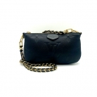 Pochette empreinte Louis Vuitton