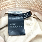 prada gorro