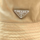 prada gorro