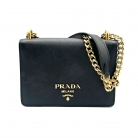 prada piel saffiano