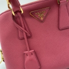 Prada promeade