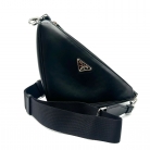 prada triangulo
