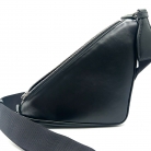 prada triangulo