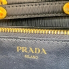 prada WOC
