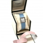 Reloj Chanel con brazalete de piel celeste y con un cambio de color rosa