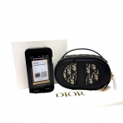 Signature Oval Camera